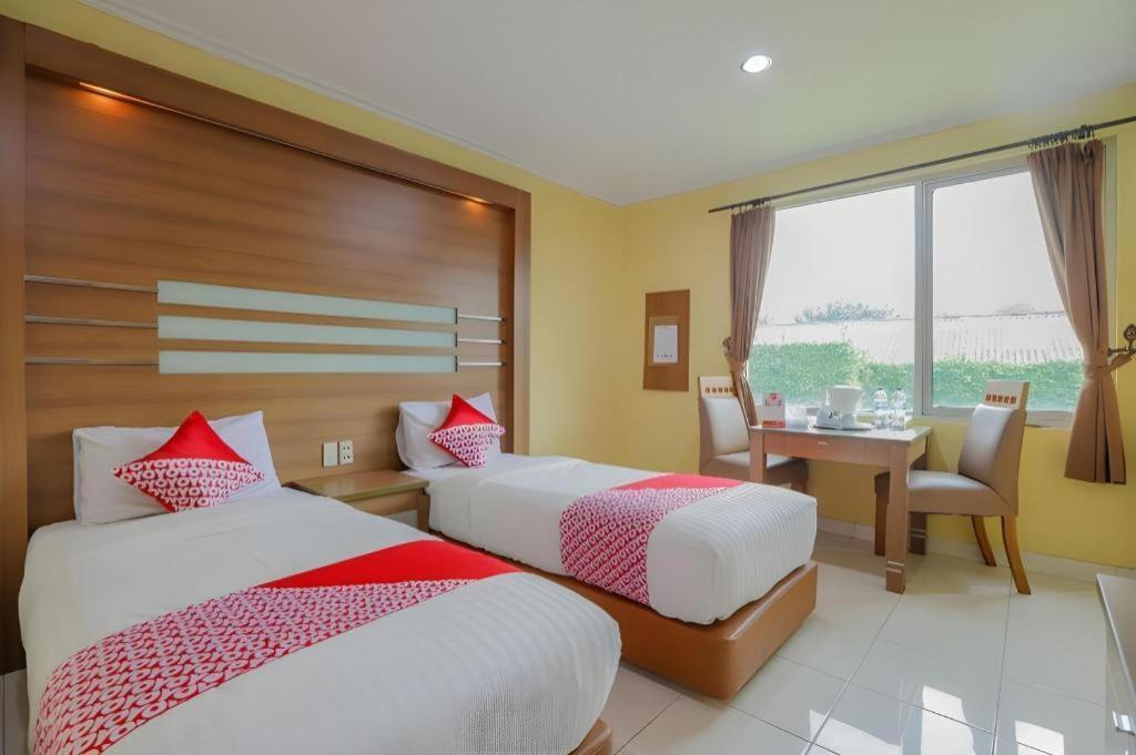 Hotel Senen Indah Syariah Yakarta Exterior foto